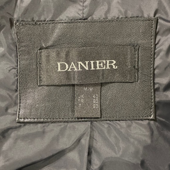 Danier leather bomber jacket - Picture 2 of 3